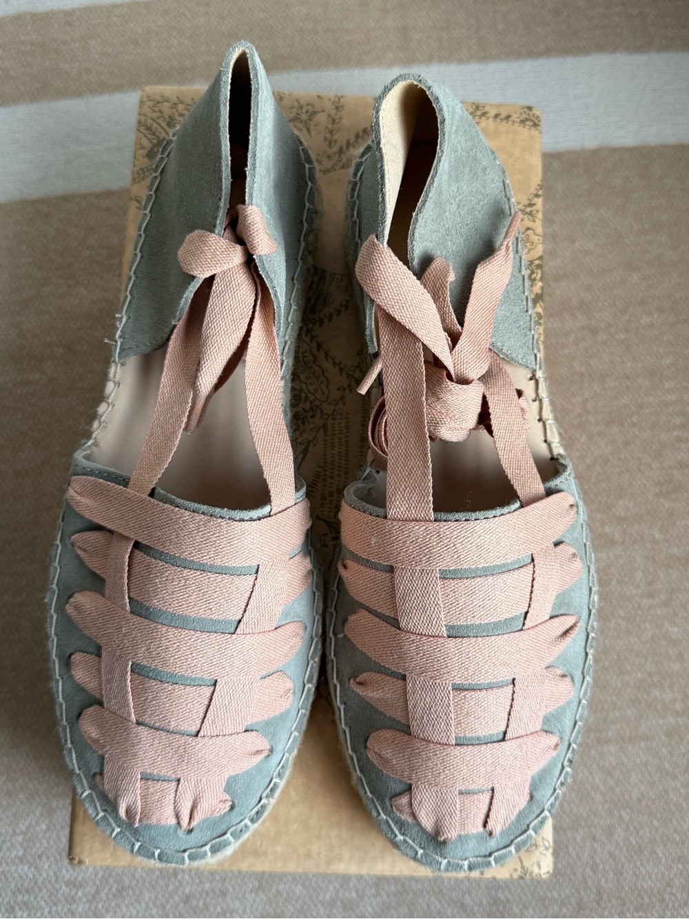 Free People Sage Suede Espadrilles with Blush Laces size 7.5 New